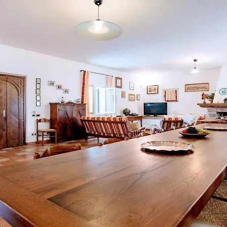 Villa Vallocchia - Sleeps 18 Exclusive Poolgrounds 2 Villa *