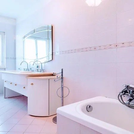 Villa Vallocchia - Sleeps 18 Exclusive Poolgrounds 2 Villa Borgiano (Perugia)