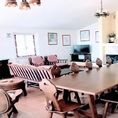 Villa Vallocchia - Sleeps 18 Exclusive Poolgrounds 2 Borgiano (Perugia)