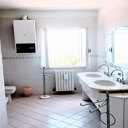 Villa Vallocchia - Sleeps 18 Exclusive Poolgrounds 2 *